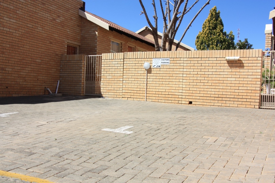 3 Bedroom Property for Sale in Langenhovenpark Free State